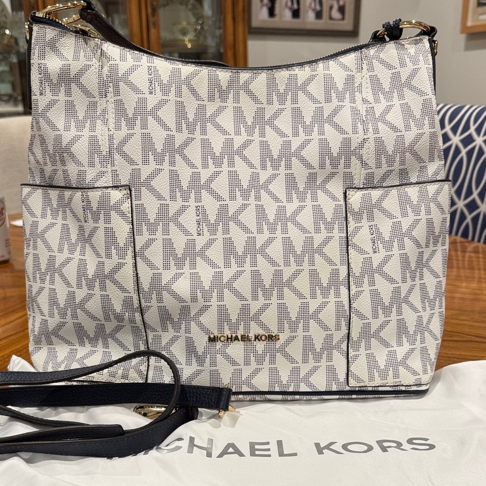 Michael Kors White and Navy Women's Bag